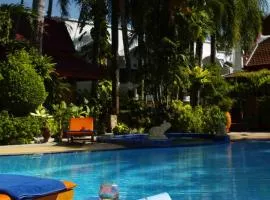 Safari Beach Hotel Patong