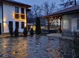 Къщи за гости Тепавица - Pool & Coworking，位于特里亚夫纳的酒店