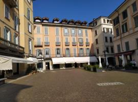 Appartamento Le Rondini nel centro di Intra, hotel v mestu Intra