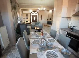 Sunrise Suite Olympiada - Luxury Beachfront Escape