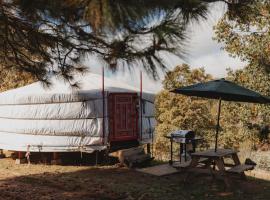 Mongolian yurt at a nature retreat, Hotel in Miramonte
