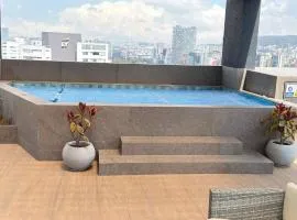 Designer Studio by La Carolina Metro Free WiFi 24hr Security and Jacuzzi