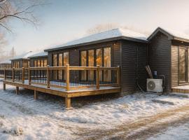 2-bedroom Lake Front Cottage in Harwood ON #3, קוטג' בHarwood