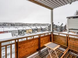 Apartment with view of the city, hotel in Hjorten