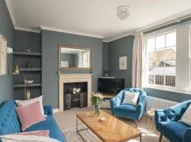 Lovely Maisonette in Centre of City with Parking