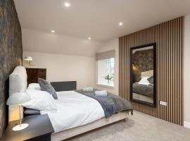 Modern 4 Bedroom Apartment, Edinburgh., Hotel in Dalkeith