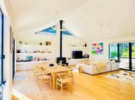 Luxury Coastal Gallery Retreat