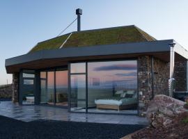 The House in the Hill, Hotel in Oxnam