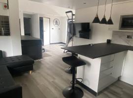 The Sauna House with hot tub，位于Stockbury的酒店