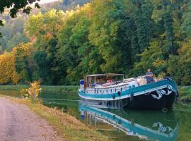 PENICHE ONDINE, hotel in Plombières-lès-Dijon