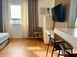 15th Flr Aesthetic Nook for 4 near Ayala Mall