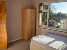 4 Bedroom House available for room letting