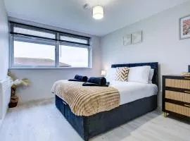 Stylish 2BR Apartment in Central High Wycombe