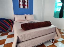 Nawal Hostel，位于圣克鲁斯拉拉古纳的酒店