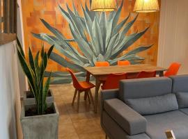 Casa Frida - Alojamiento exclusivo para Mujeres -, ξενοδοχείο σε Villa Carlos Paz