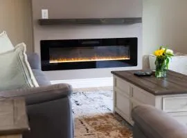 Canalside Cottage 3BR Lake Access Dock Fire Pit