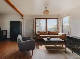 Secluded rustic 2-bedroom cabin on nature retreat