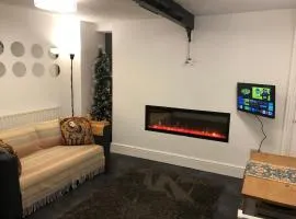 The Pathfinder's Retreat - 1 bedroom house for 2-3 guests