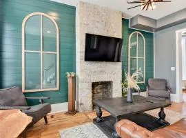 Milwaukee Group Stay 4BR | Self Check-In