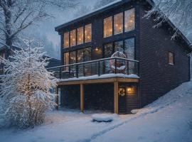 3-bedroom Lakefront Villa #2, hotel u gradu Lakefield