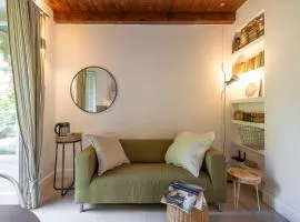 Cosy Garden Apartment In Como