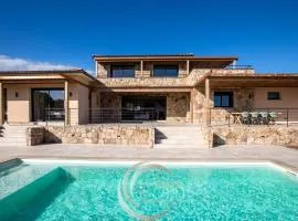 Villa Neuve Corse sud avec vue mer et piscine chauffée