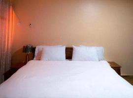 Accra-5Bedroom-3Bathroom-PrivateParking, cottage in Trofwi