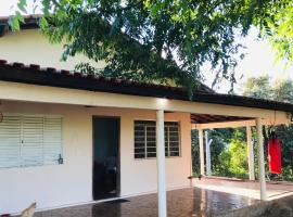 Casa de campo, hotel din Botucatu