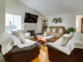 Home 8 Mi to Dtwn Riverside Families Welcome!