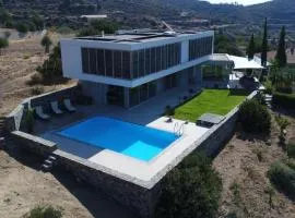 Luxury Villa Pluto Stunning Mountain Views