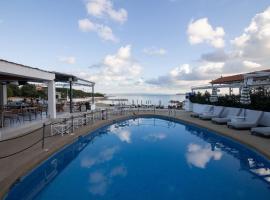 Oasis Beach Hotel, hotel v destinaci Skala