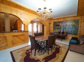 Guest House Nukri، فندق في Danisparauli