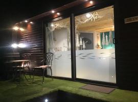 The Pod & Cwtch luxury accommodation、アベルアイロンのロッジ