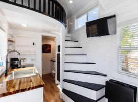 Zion Red-Rock Romance Tiny Home for Two, hotel em Apple Valley