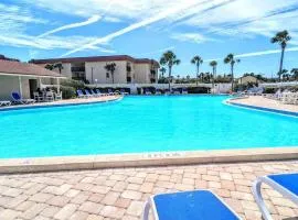 "Glowing Sands" Top Floor Oceanview, Oceanfront! On the Beach Resort 2 Pools 5 Hot Tubs! Trolley!