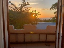 cabaña 5 minutos de la playa, hotel i Santa Marta