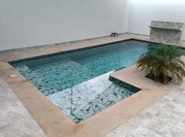 Casa familiar con piscina privada