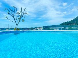 Peaceful Fantasia Condo Kamala, Hotel in Strand Surin