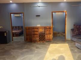 DM Farmhouse，位于诺伊达的酒店