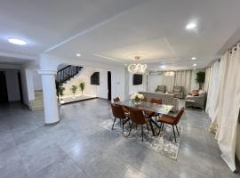 Manresa House, hotel i Accra