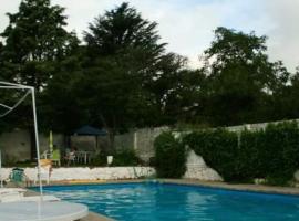 Suteryh, Hotel in La Falda