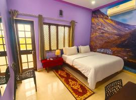 Anukampa Paying Guest House, hotel i Agra