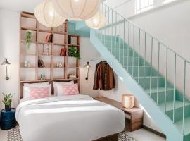 Dogpound Hotel، بيت ضيافة في أثينا