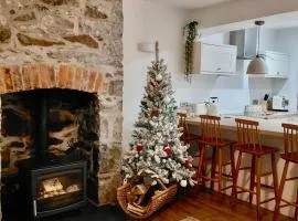 Morfarch traditional stone cottage within Conwy walls