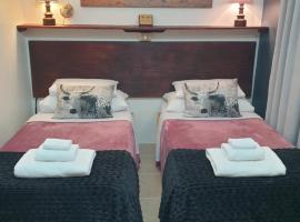 Hibiscus B&B，位于斯特兰德的酒店