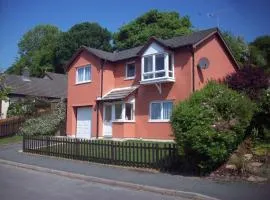Oaklands - Lovely Cottage Walk to Beach