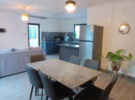 Calodyne AV Cozy Villa，龐普勒穆斯的飯店