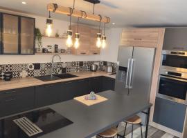 Le Petit Caporal - Cour Privée - Parking Privée, Hotel in Blois