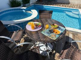 Casa em Peruíbe, Piscina, Hidro, Ar condicionado, Churrasqueira, hotel i Peruíbe