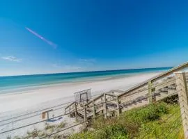 Sunseekers 3 The Breezeway l Beachfront With Beautiful Views l Walk or Bike to Restaurants
